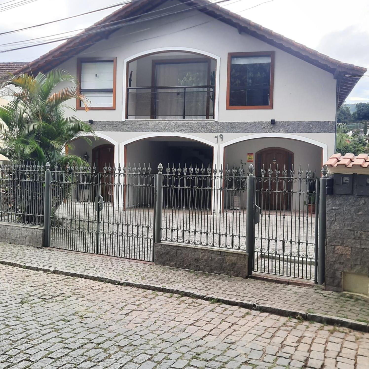 Aconchego No Bairro Charmoso Da Serra.